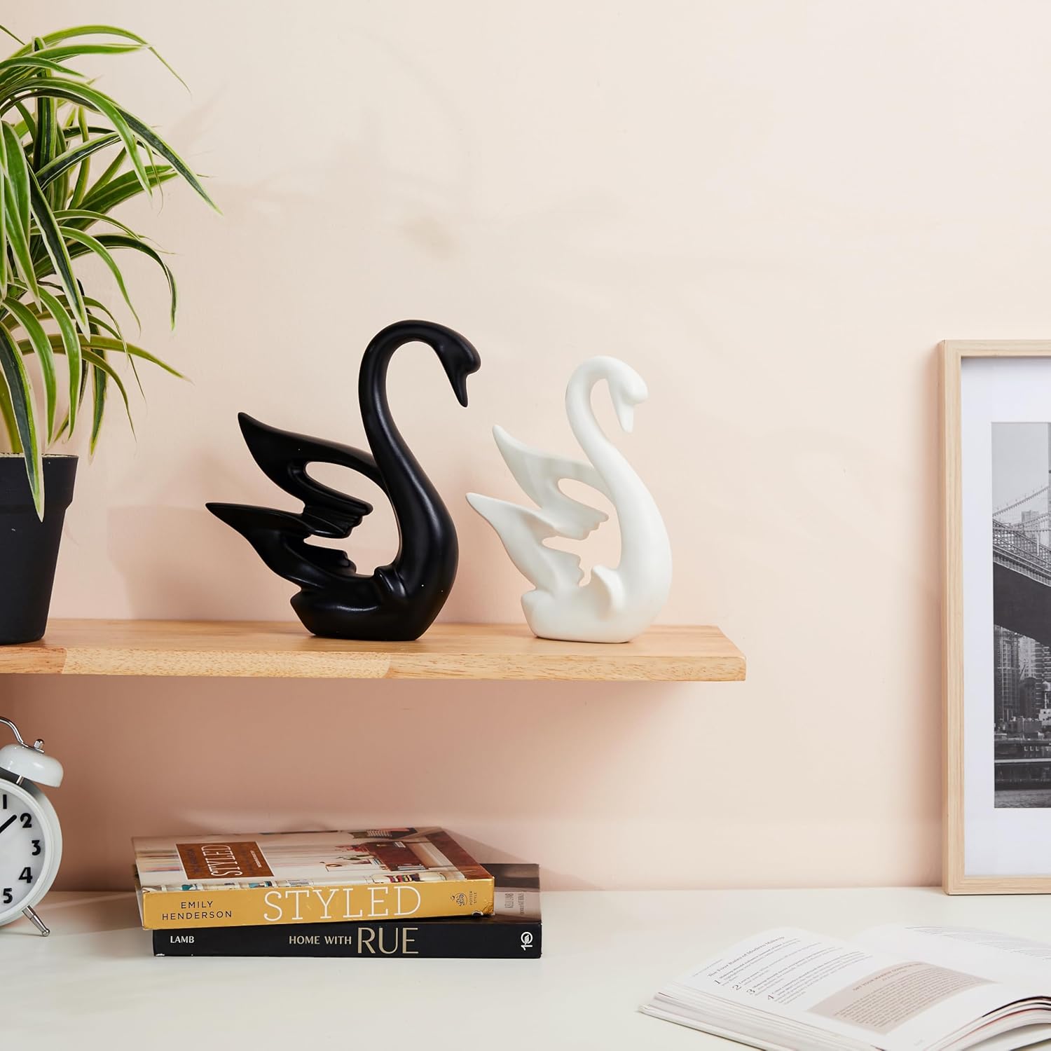 Home Décor Swan Couple - Image 3